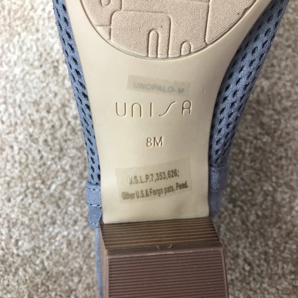 Cute shoes! Size 8 - Picture 3 of 5